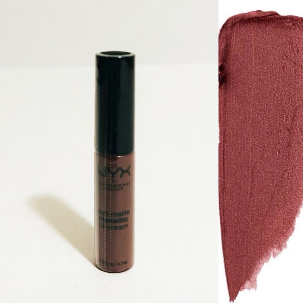 ⭐️5 For 25⭐️ NYX Soft Matte Lip Cream Rome